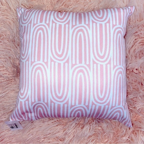 NWOT pink throw rug and throw pillows bundle - Picture 3 of 4